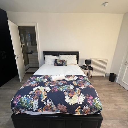 Luxury Double Room W/ Private Bathroom Единбург Екстер'єр фото
