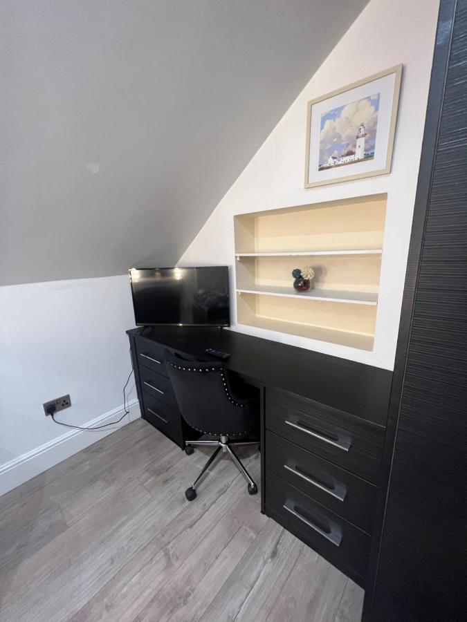 Luxury Double Room W/ Private Bathroom Единбург Екстер'єр фото