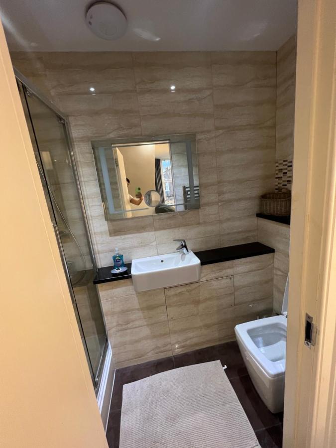 Luxury Double Room W/ Private Bathroom Единбург Екстер'єр фото